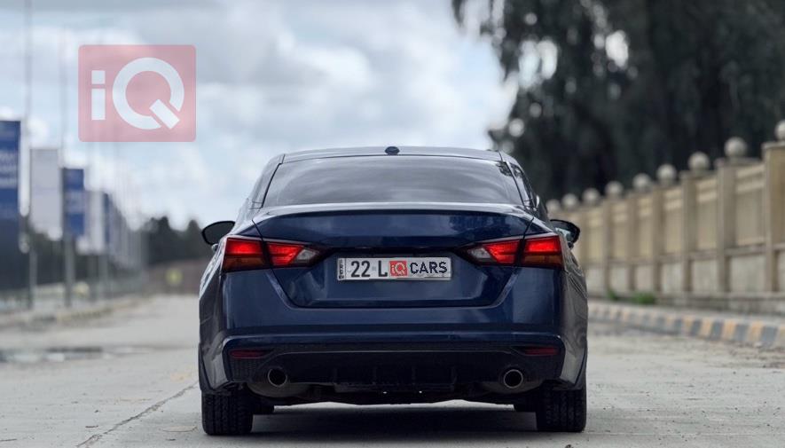 نيسان ألتيما